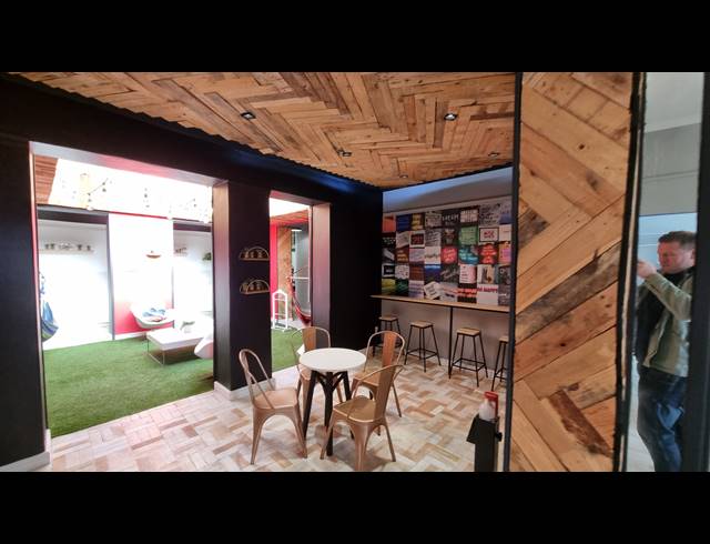 312M² BUSINESS CENTRE TO LET IN WOODSTOCK